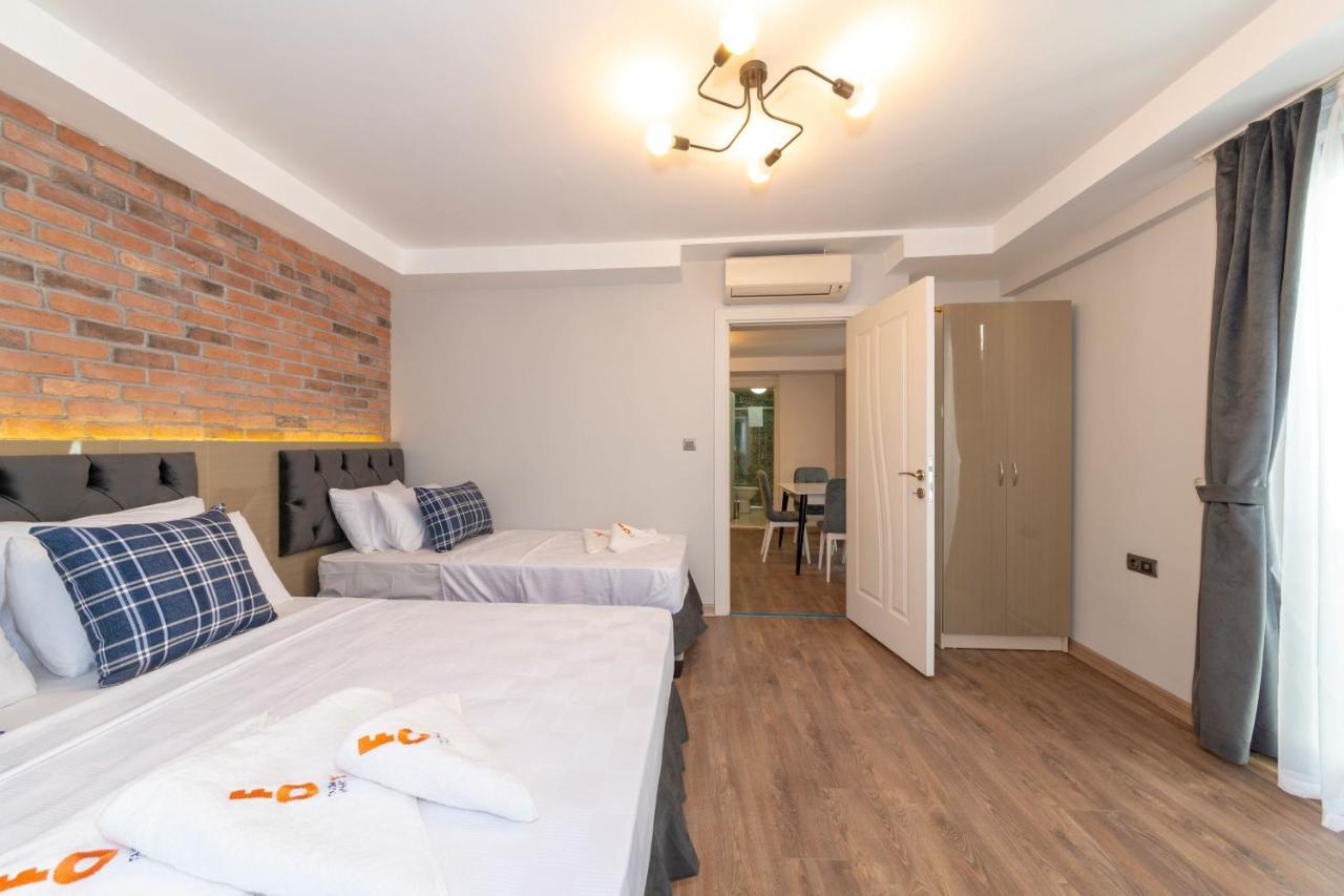 First Apart Apartment *
