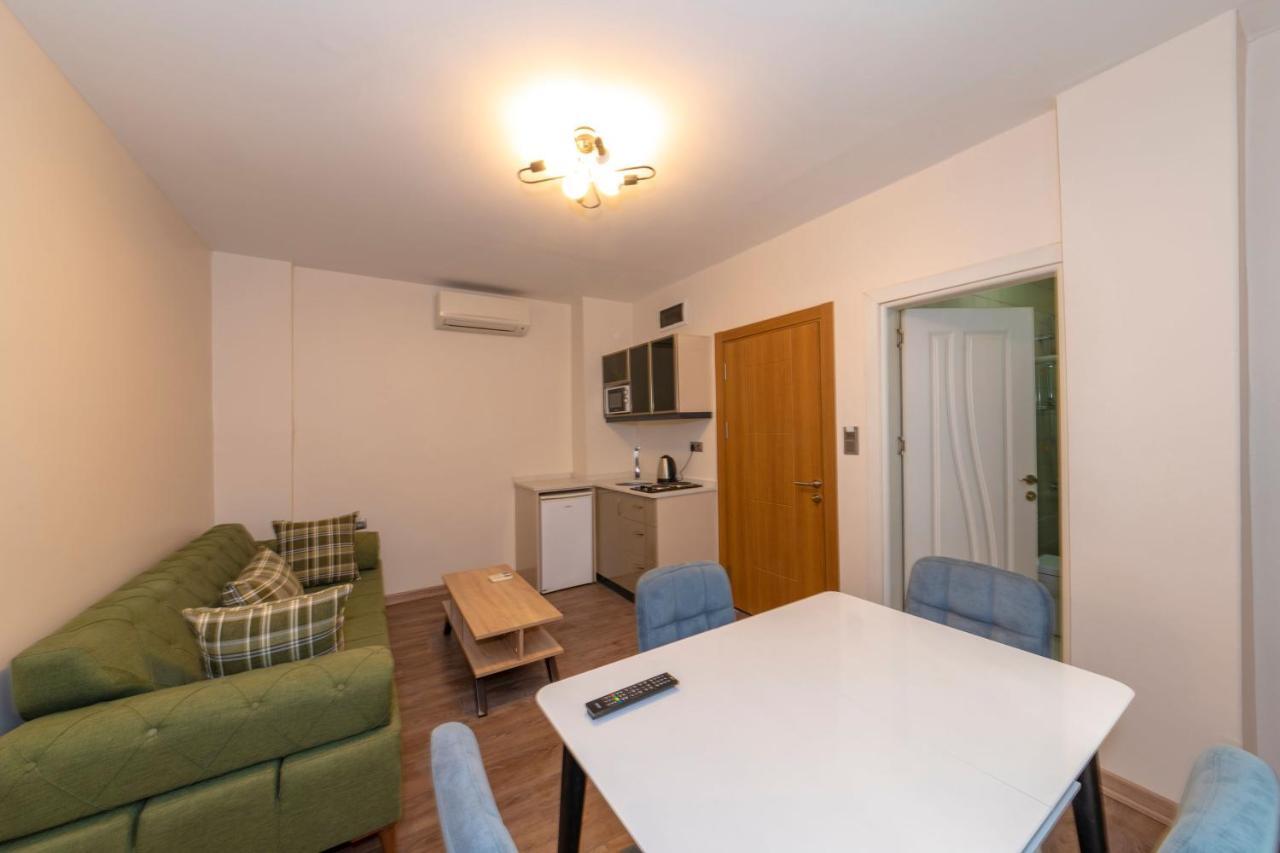First Apart Apartment *